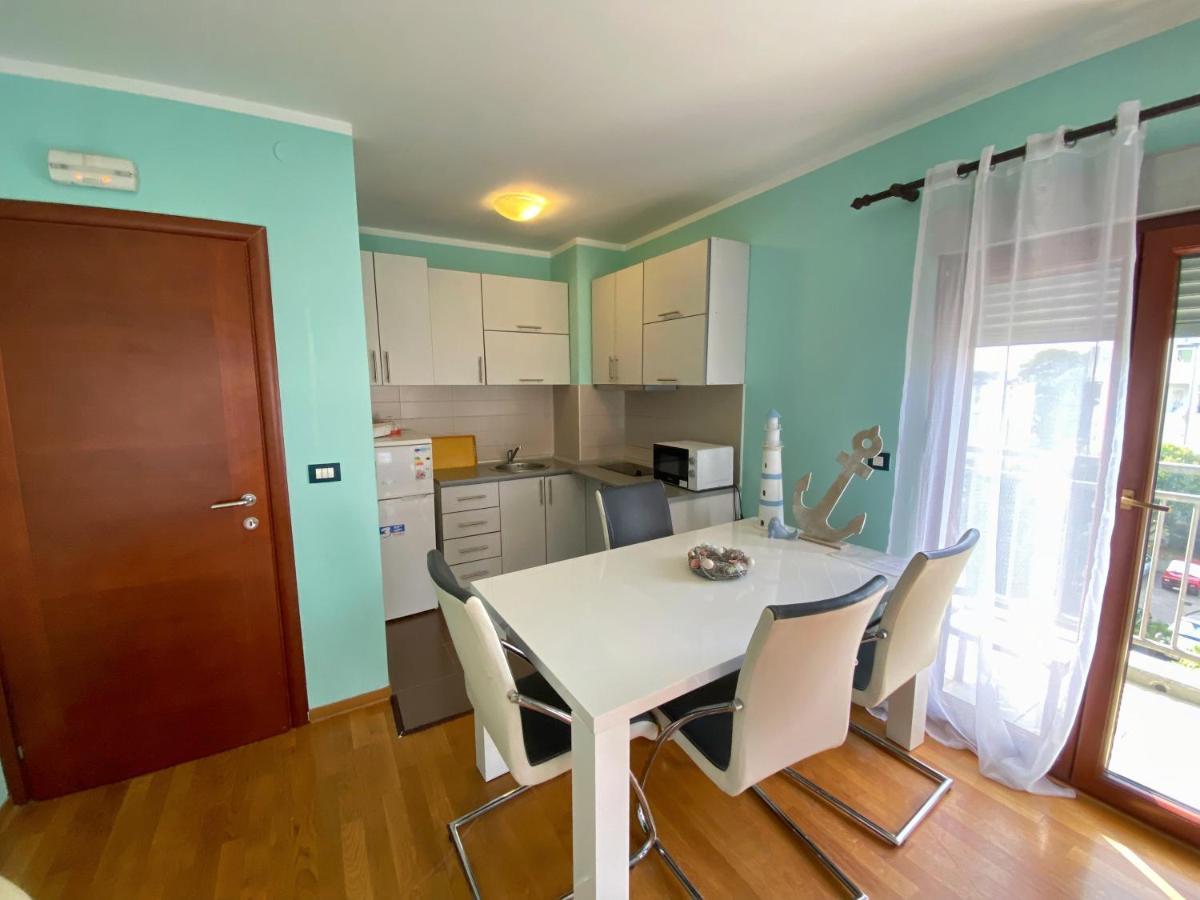 Apartment Center Adria Бар Екстериор снимка