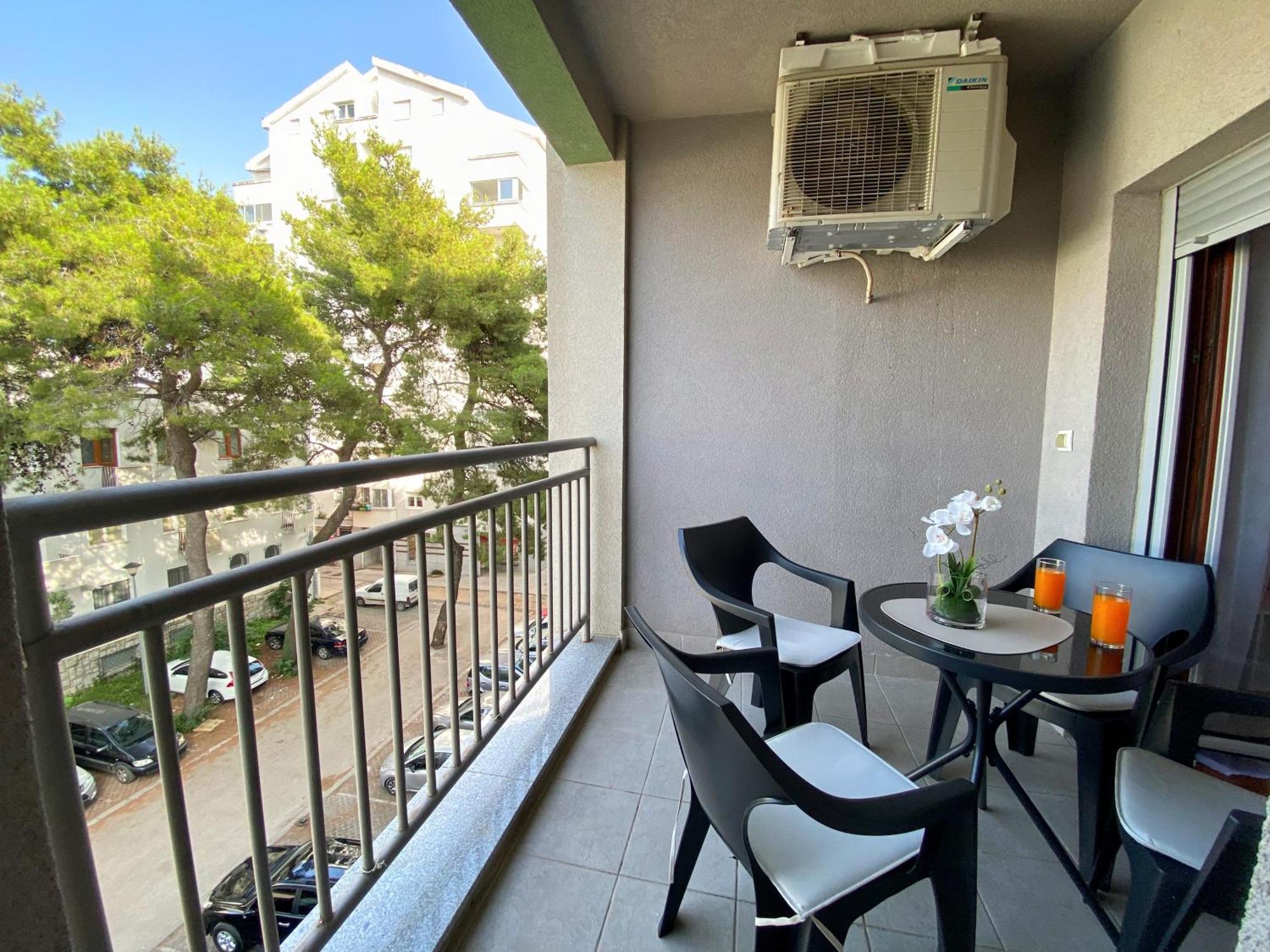 Apartment Center Adria Бар Екстериор снимка