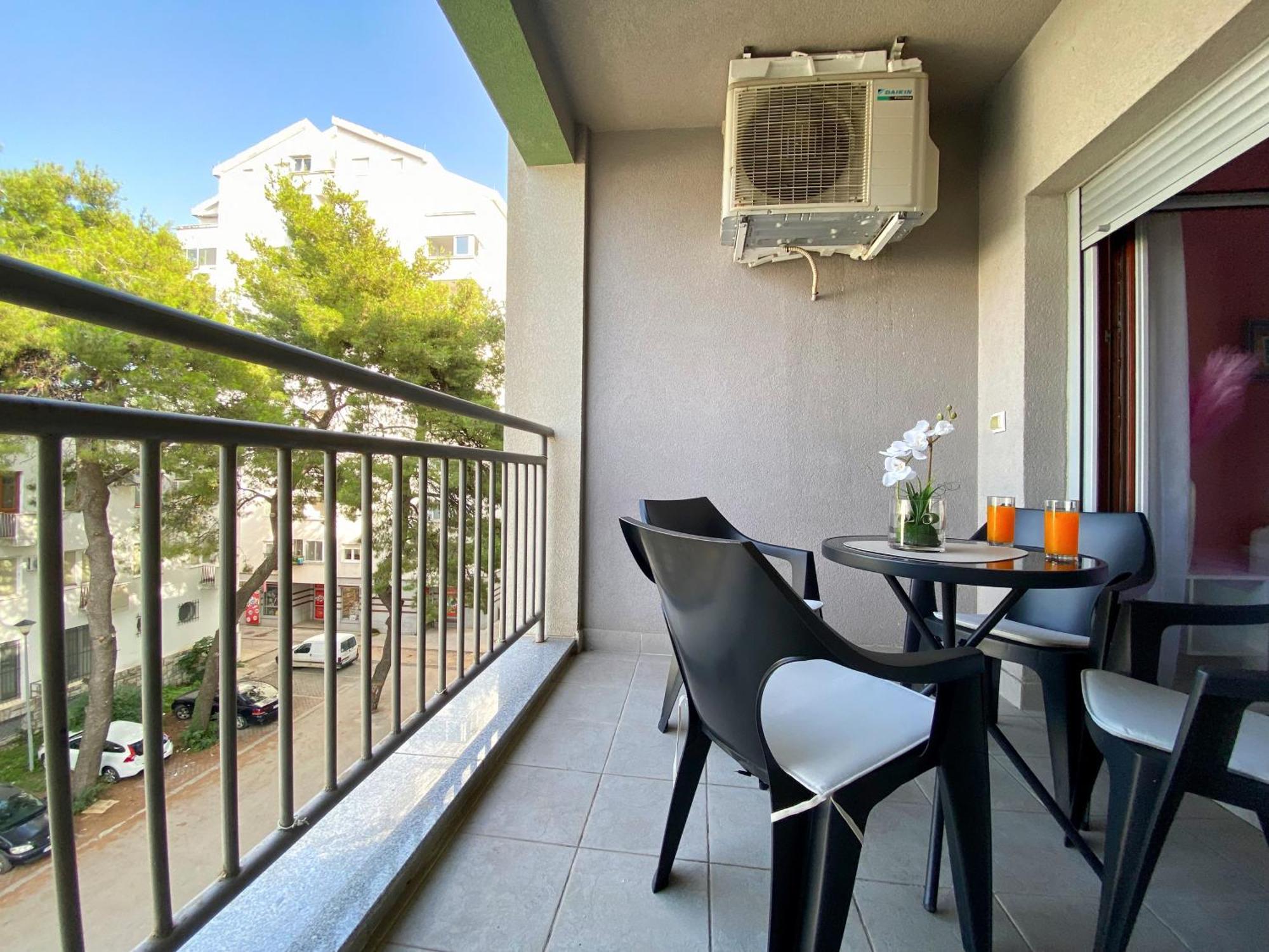 Apartment Center Adria Бар Екстериор снимка